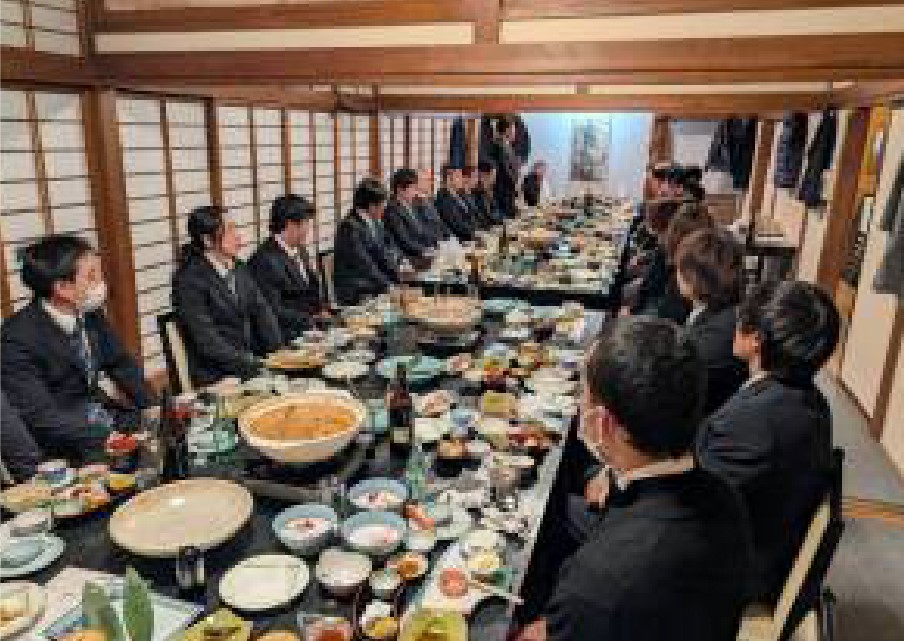 新年会を開催しました